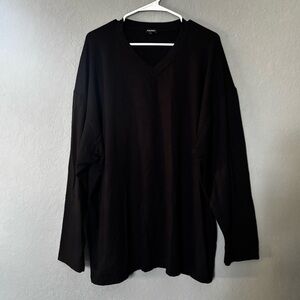 Men’s Black Long Sleeve V-Neck Shirt
